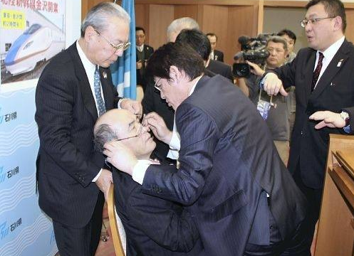 国际债权人同意一项减少希腊债务的详细计划